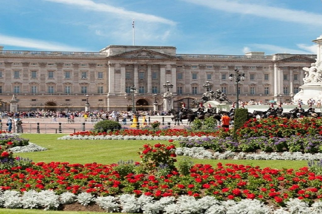 buckingham-palace_tour_img-1260045-148-2